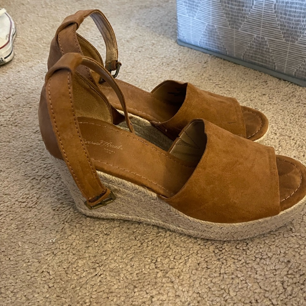 Universal Thread Platform Wedges - Picture 2 of 2